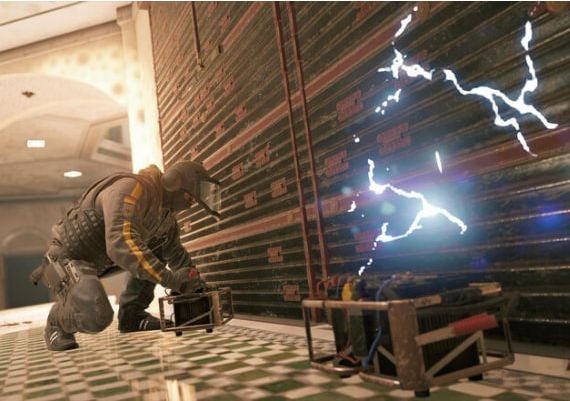 Tom Clancy's Rainbow Six: Siege - Year 1 Deluxe Edition EU Ubisoft Connect Digital Key